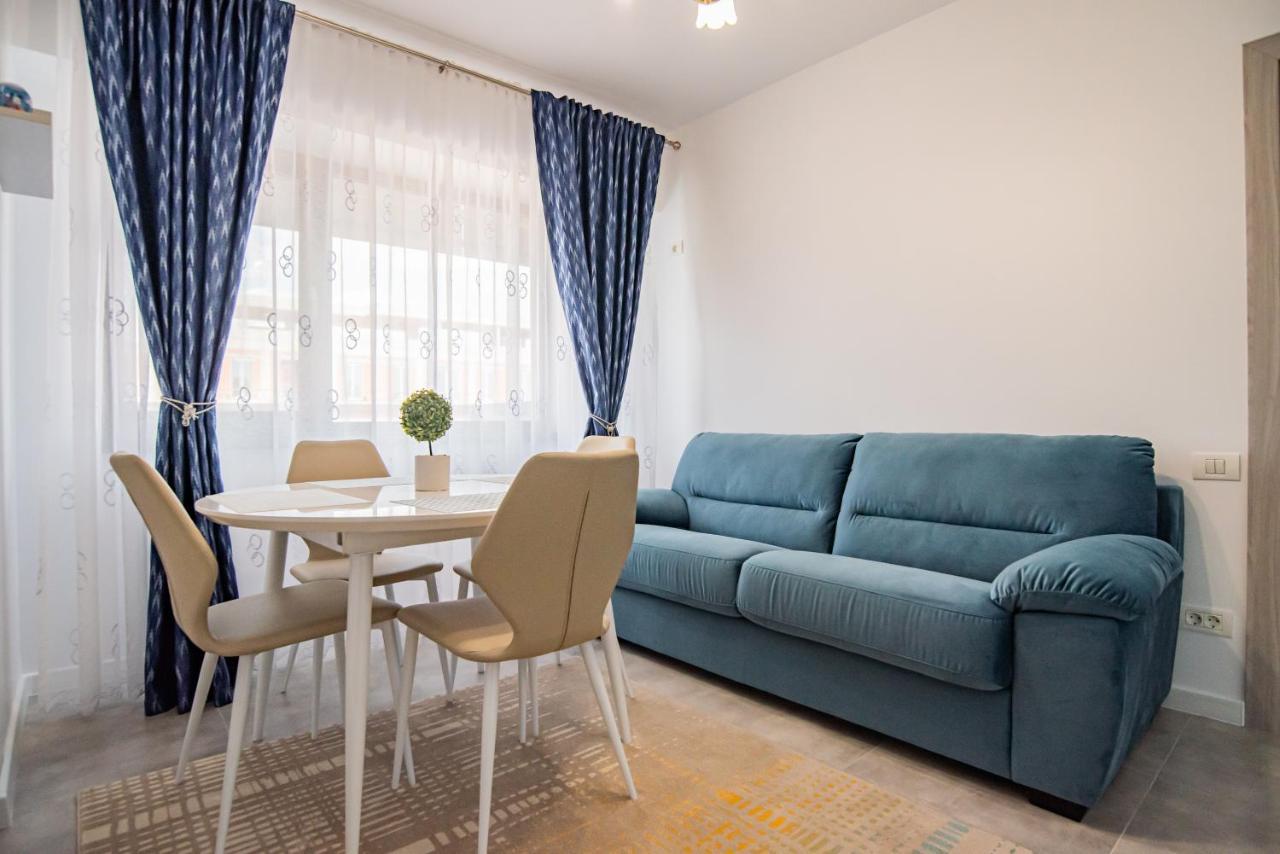 Blue Boutique Magic View Of The Sea Apartments Mamaia Exterior photo